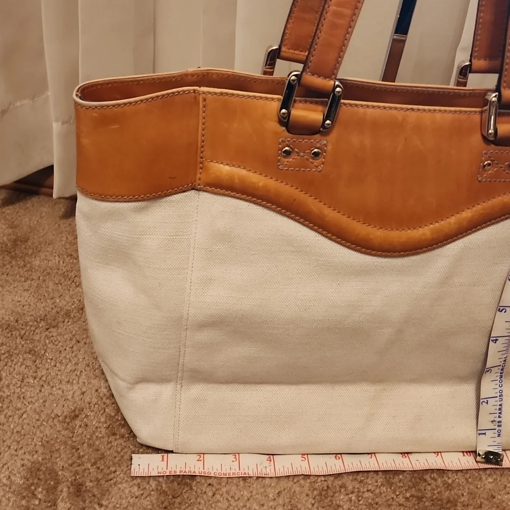 Gucci Crest Tote - Picture 6 of 16